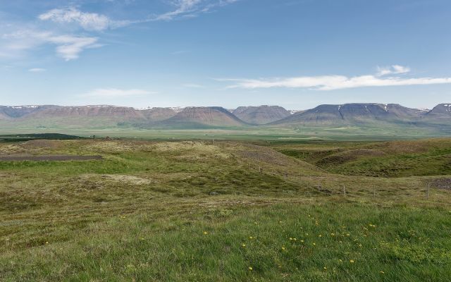 Eleven Deplar Farm — Iceland Heli-Skiing