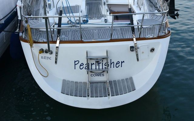 Oyster Yachts — 495 / 565 / 595